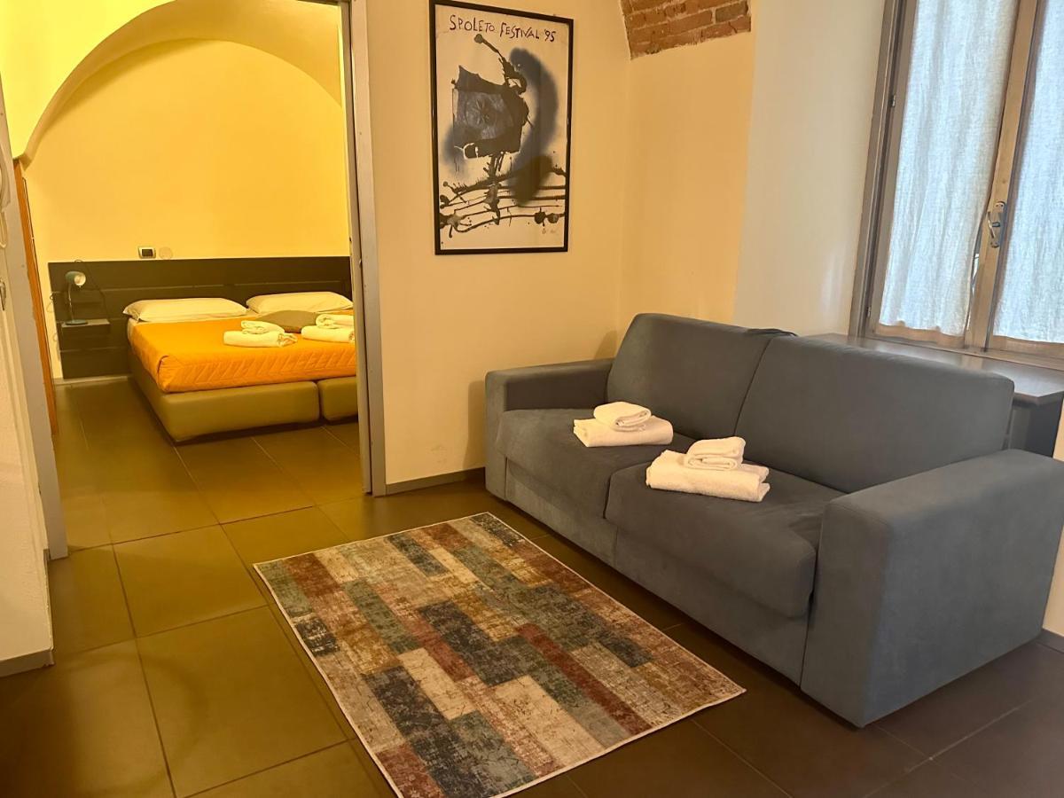 Feel - Luxury Duomo Suite Bergamo Bagian luar foto