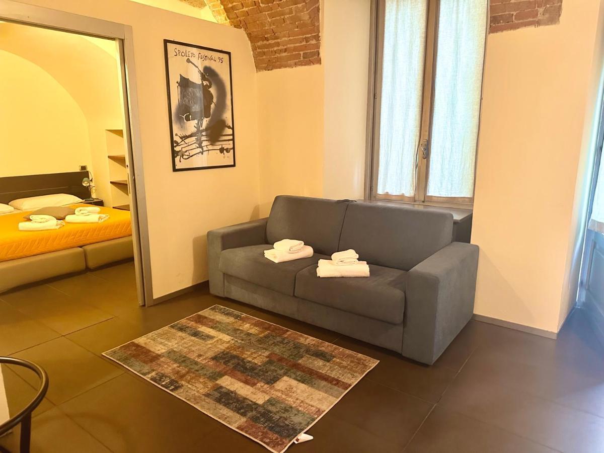 Feel - Luxury Duomo Suite Bergamo Bagian luar foto