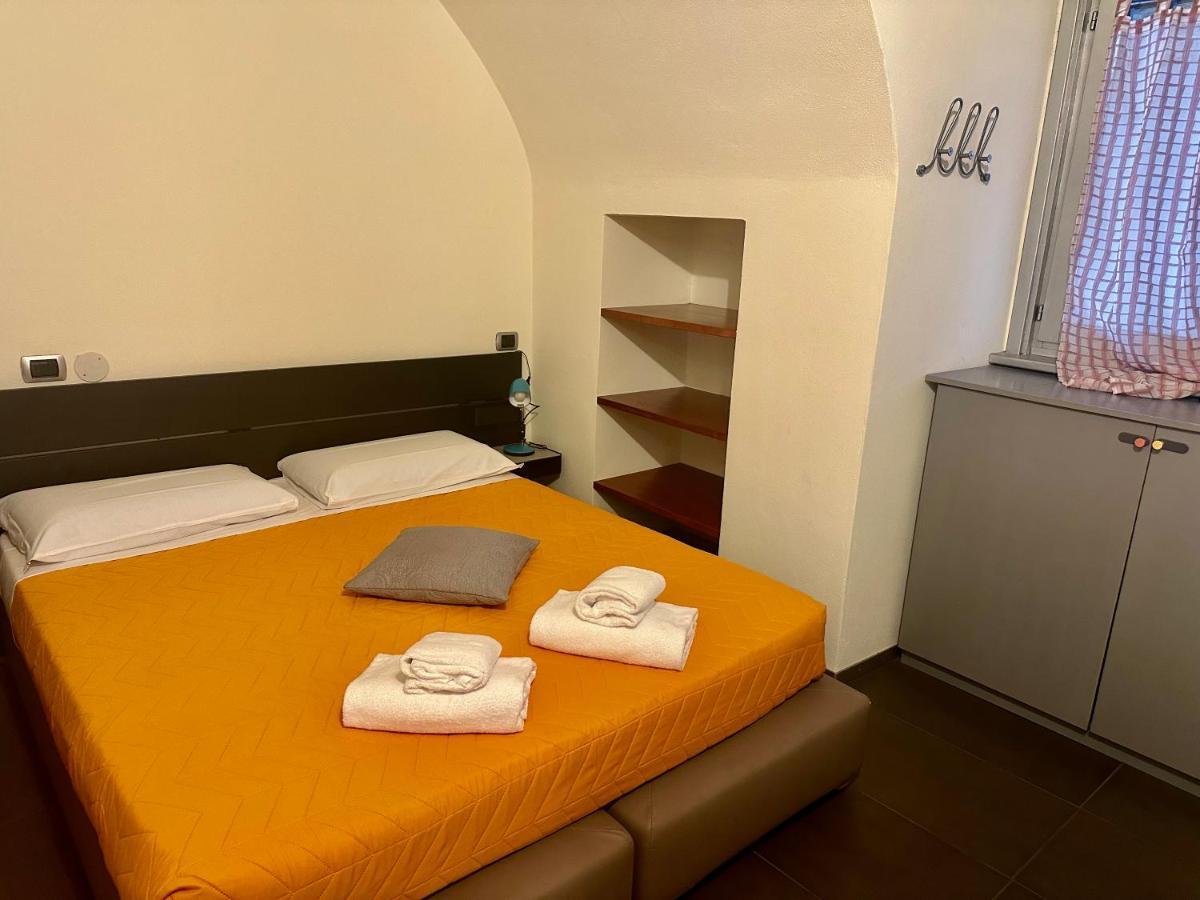 Feel - Luxury Duomo Suite Bergamo Bagian luar foto
