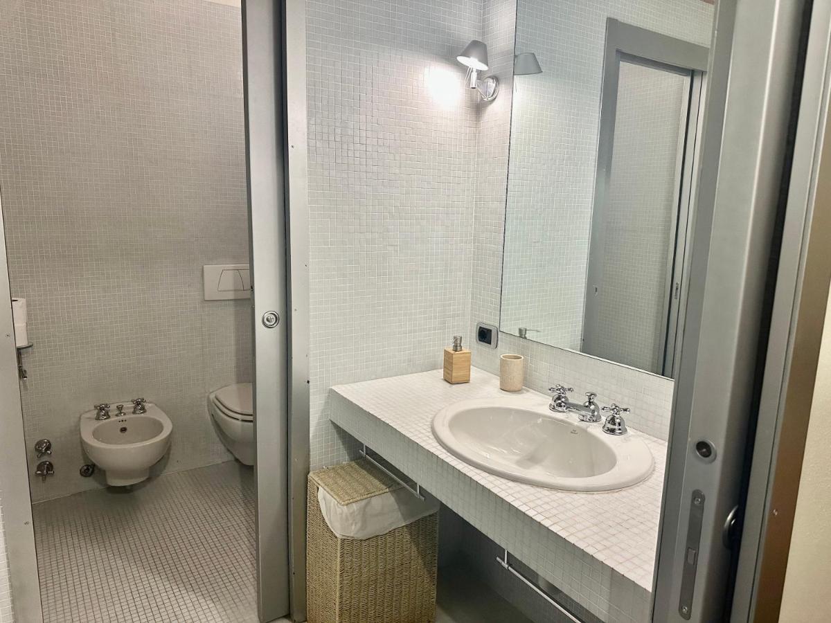 Feel - Luxury Duomo Suite Bergamo Bagian luar foto